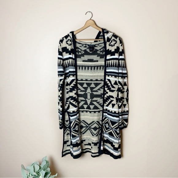 Women's Black, White & Tan Aztec Southwestern Print Open Front Cardigan Sweater - Picture 1 of 9